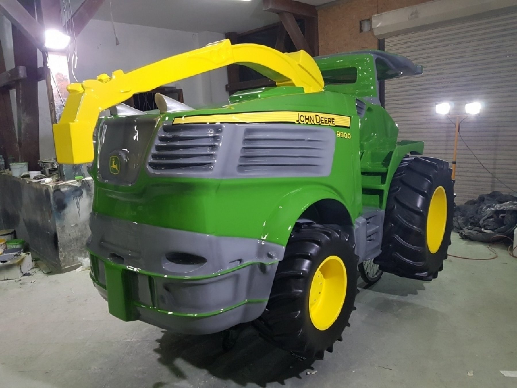 replika - reklama przestrzenna